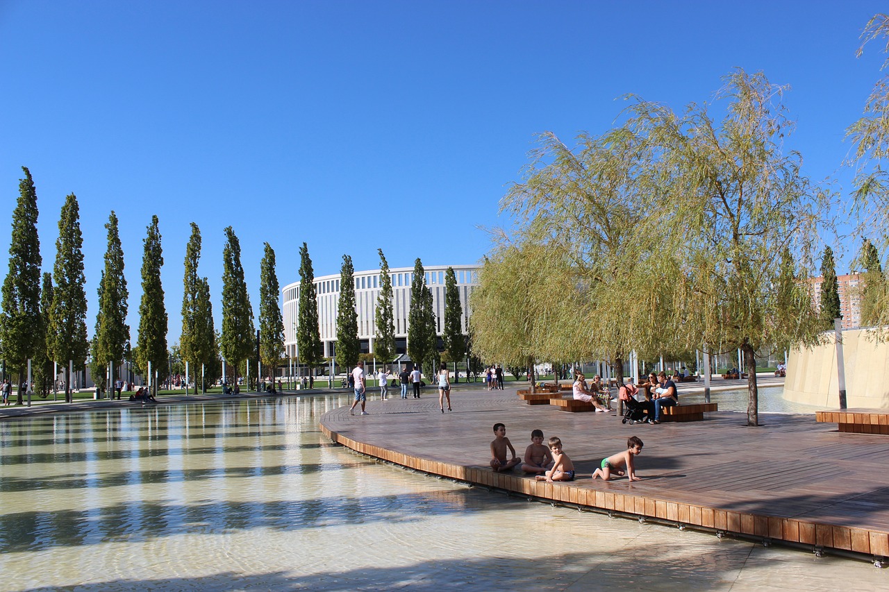 快船132-100击败篮网,伦纳德感谢哈登并祈求健康.